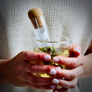 Glas-Teesieb mit Korkdeckel
