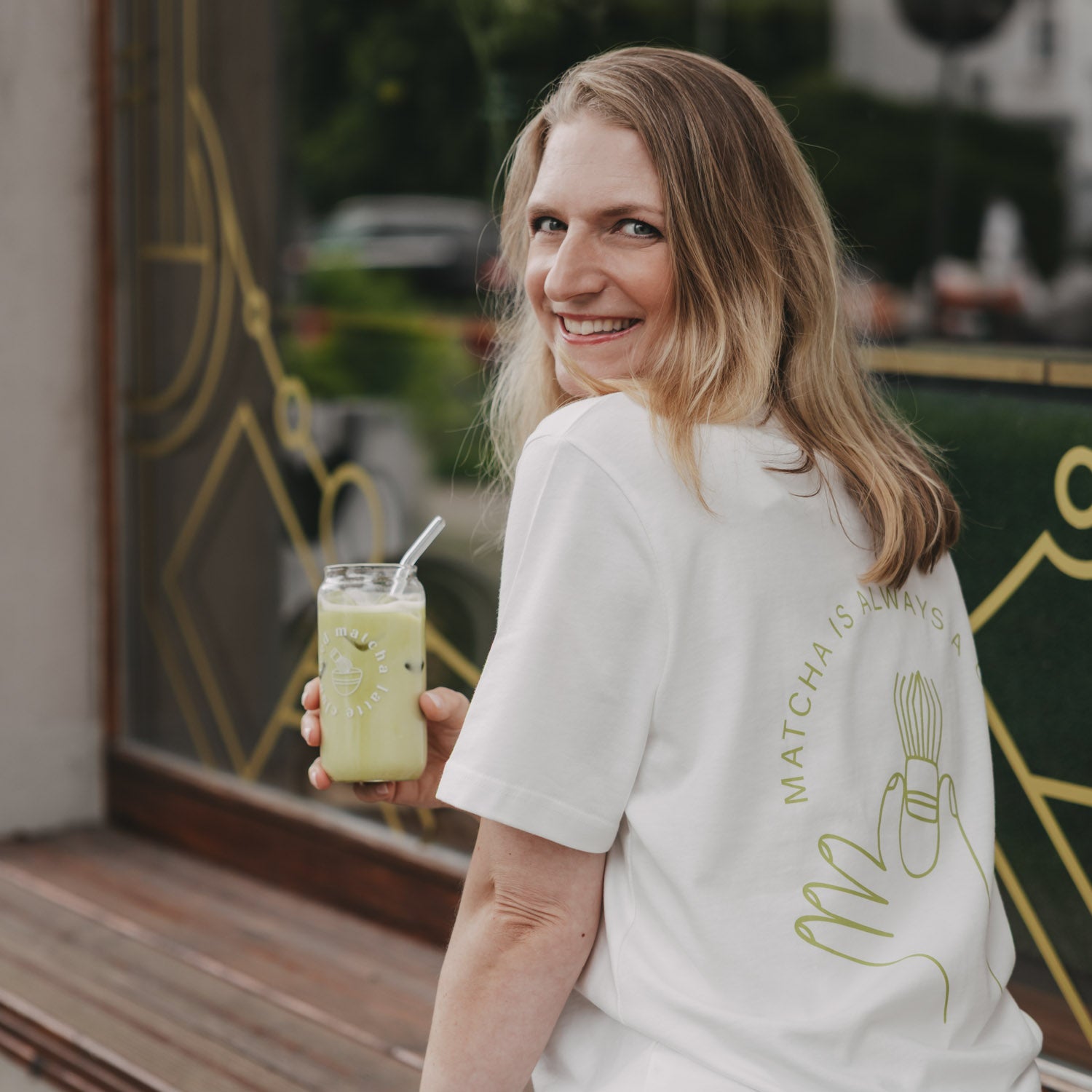 Hohes Trinkglas Iced matcha latte club