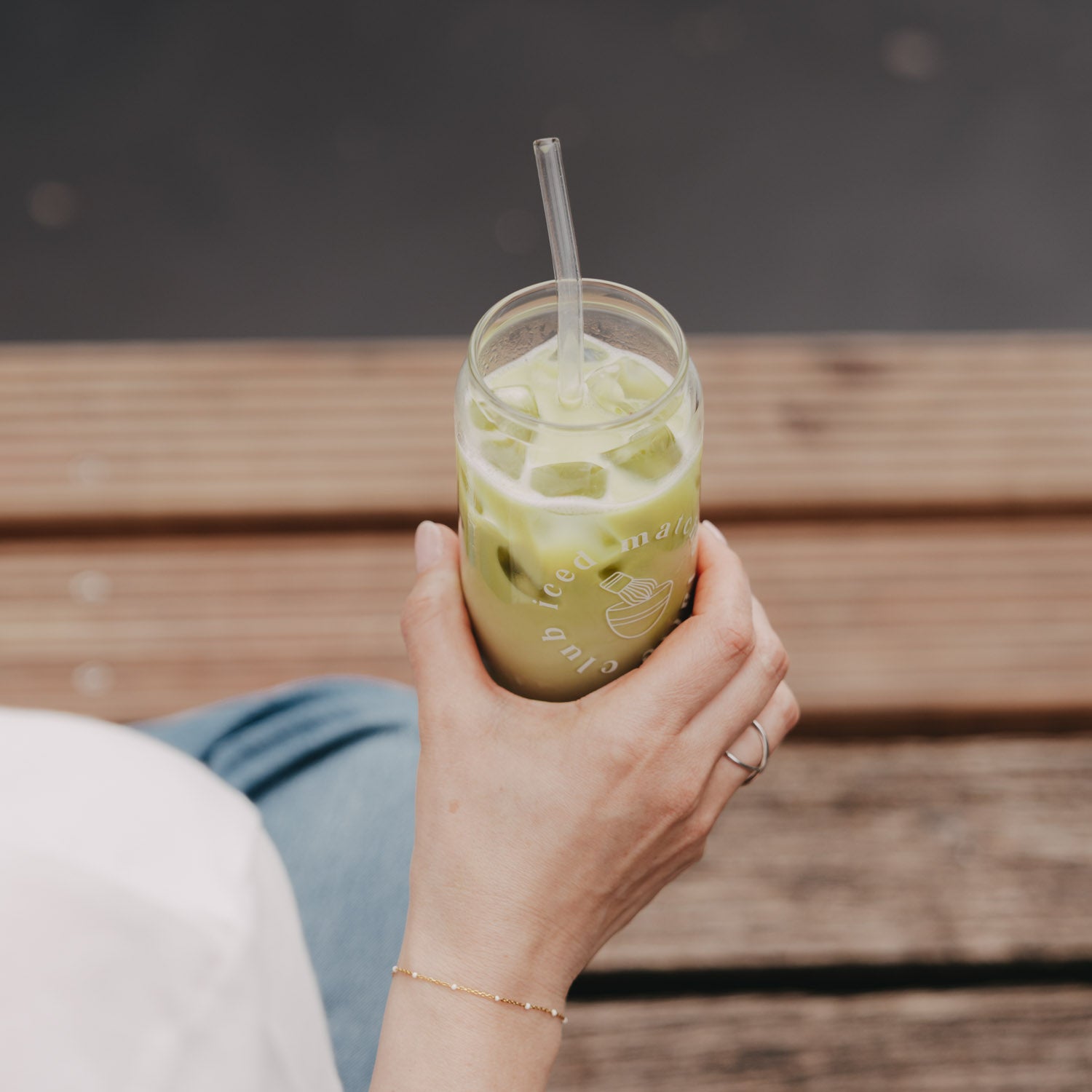 Hohes Trinkglas Iced matcha latte club