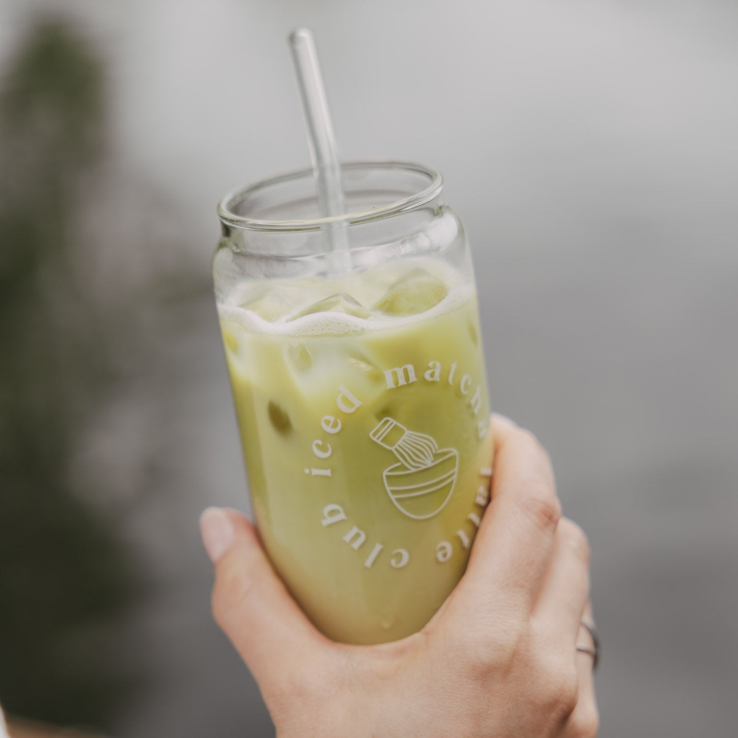 Hohes Trinkglas Iced matcha latte club