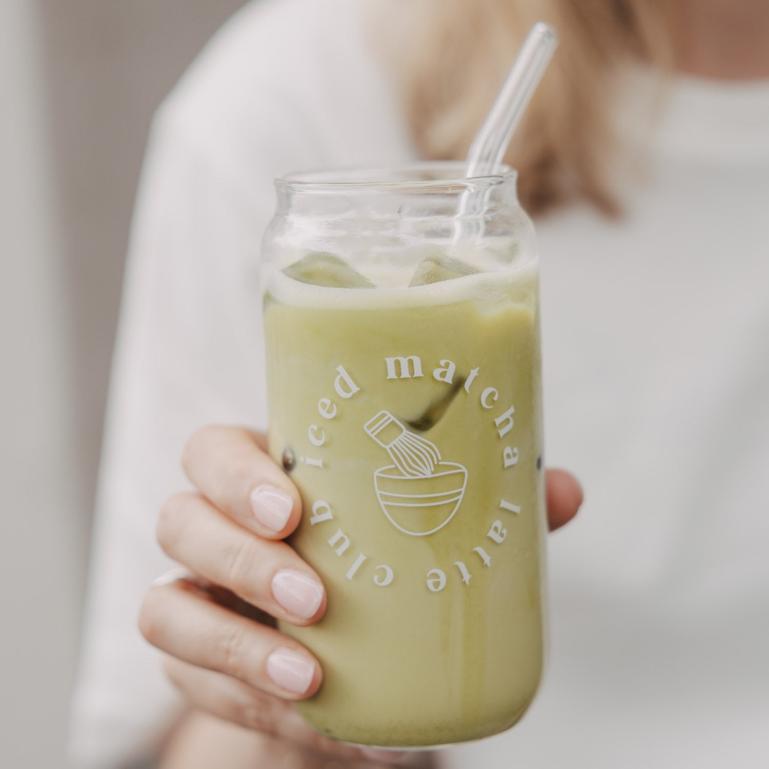 Hohes Trinkglas Iced matcha latte club