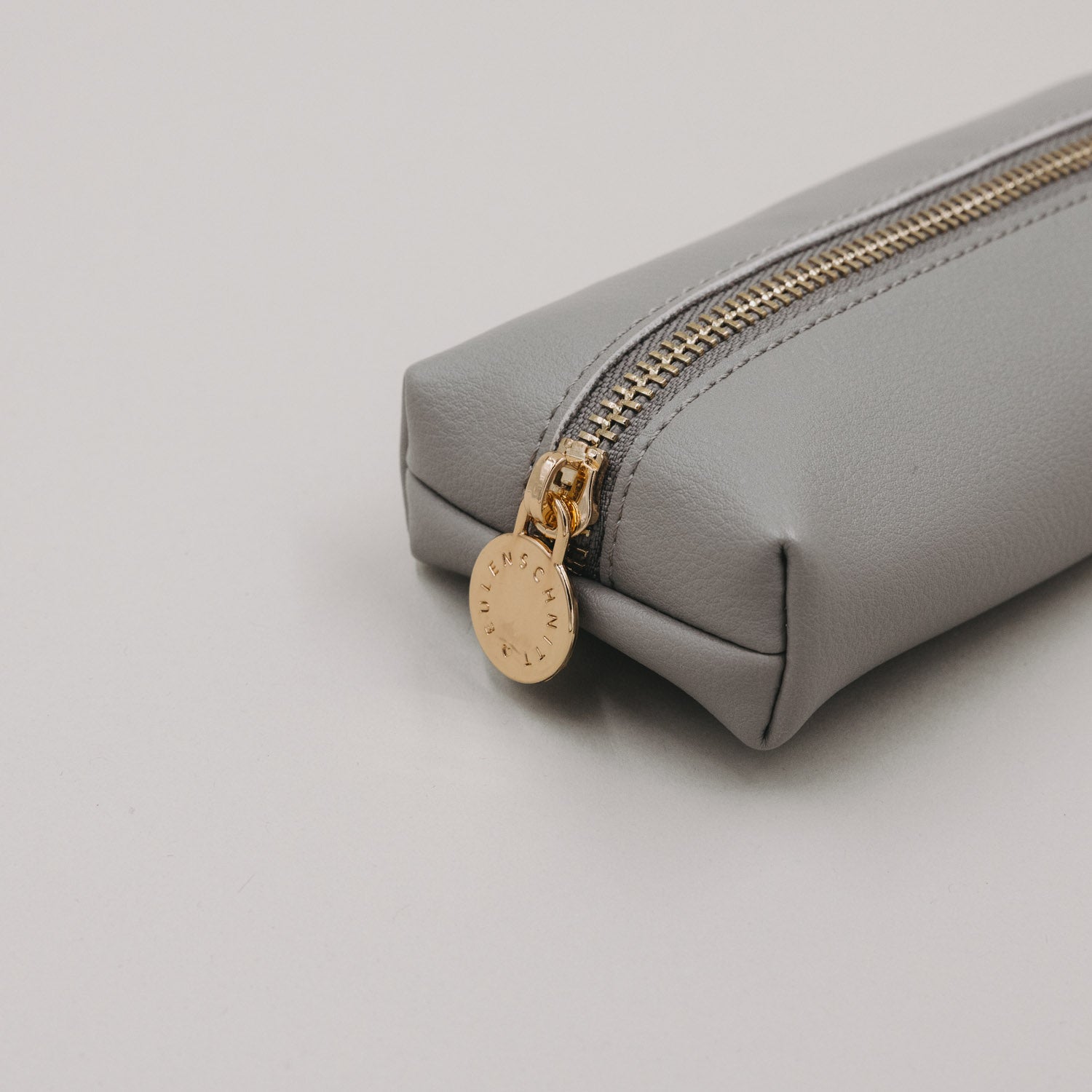 Federtasche Herz grau