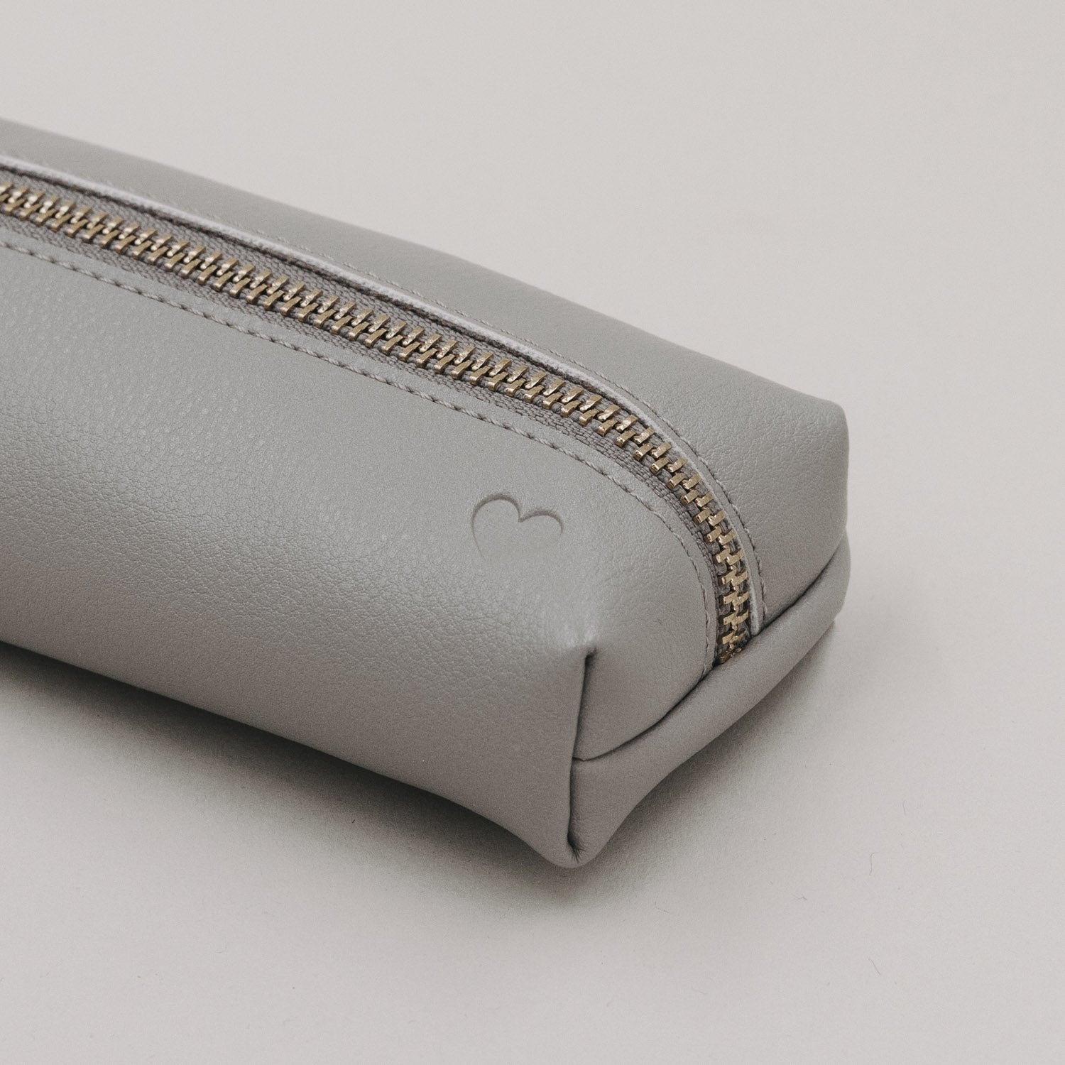 Federtasche Herz grau