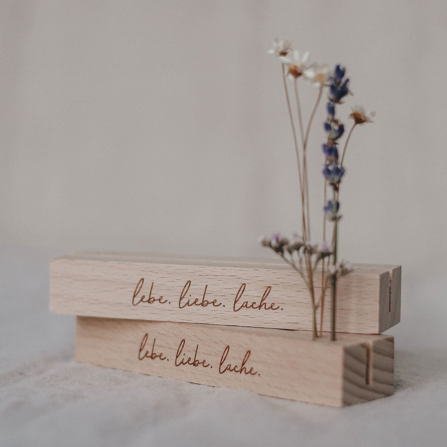 Karten- und Blumenhalter 2er Set - 12 cm Lebe Liebe Lache