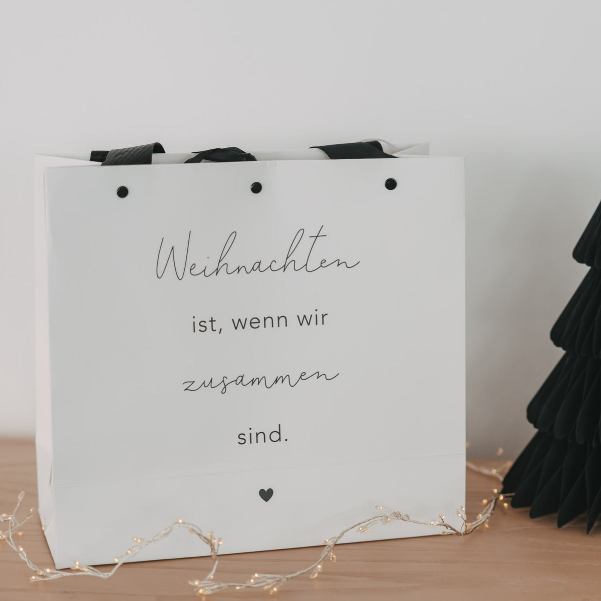 Geschenktüte Weihnachten ist - Medium